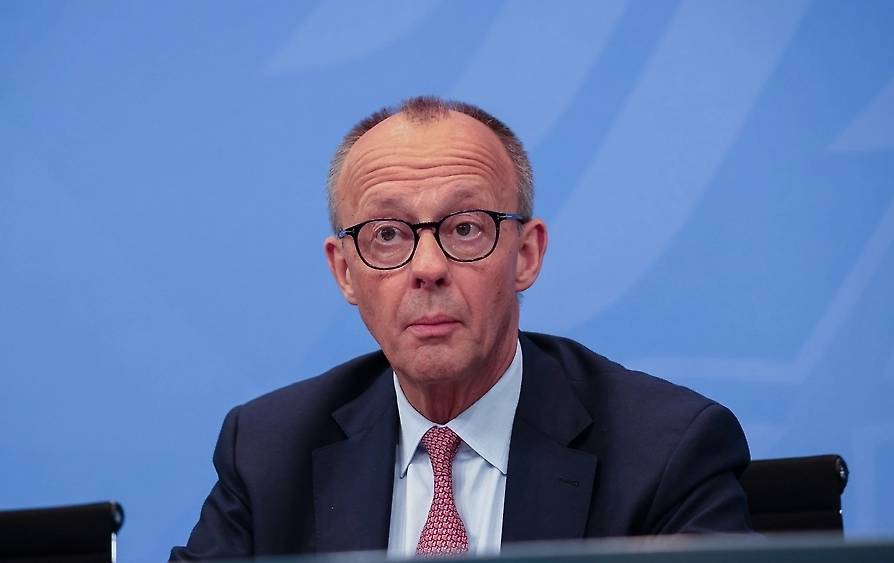 Мерц потребовал от Зеленского прекратить бегство украинцев в Европу