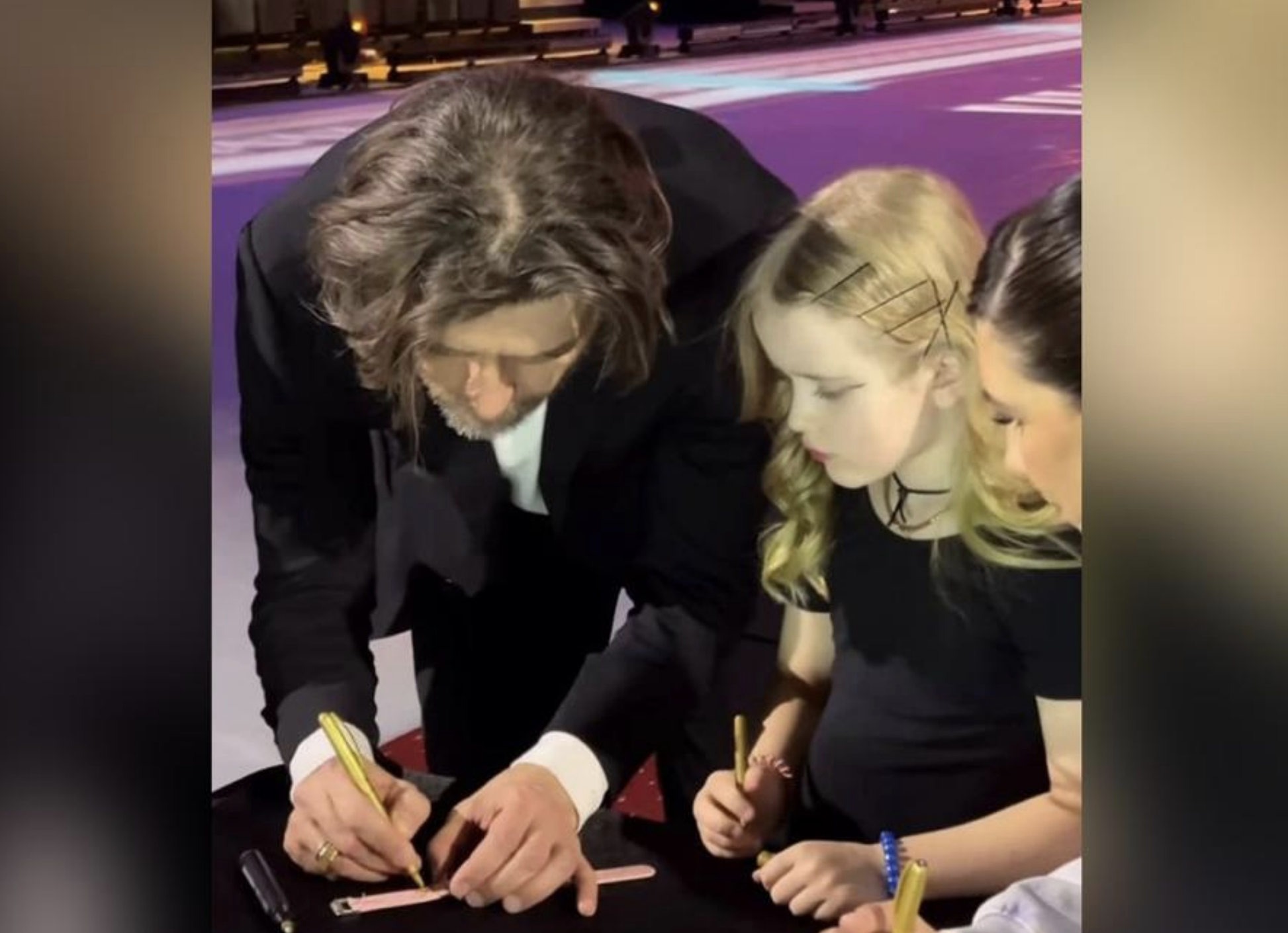 Семилетняя дочь Чернышёва и Заворотнюк покорила зрителей на автограф-сессии