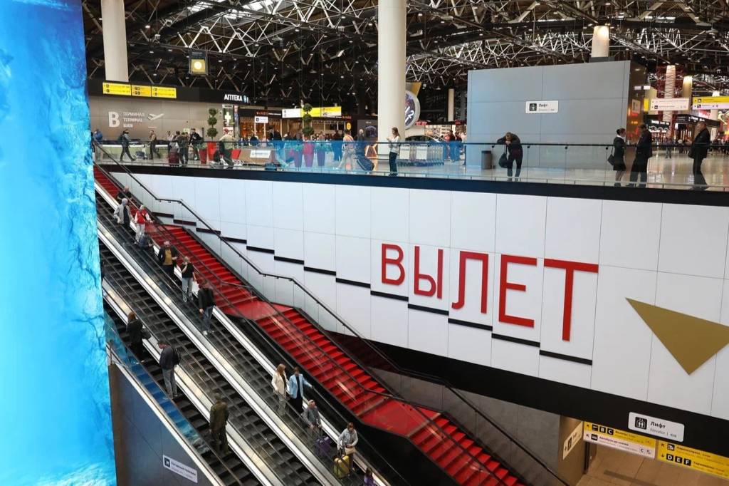 В Москве отменили из-за рекордных снегопадов 11 авиарейсов