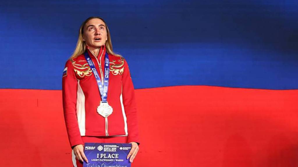 Боксёрша Чумгалакова не придала значения уходу украинки Охоты с пьедестала