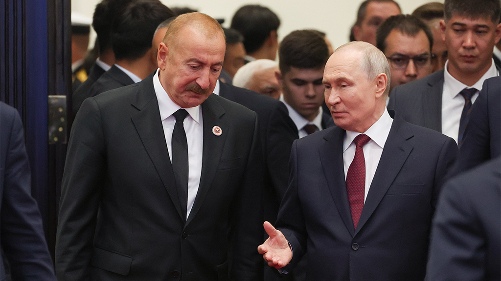 После звонка &mdash; личная беседа: Путин и Алиев пообщались &laquo;на ногах&raquo; в Туркмении