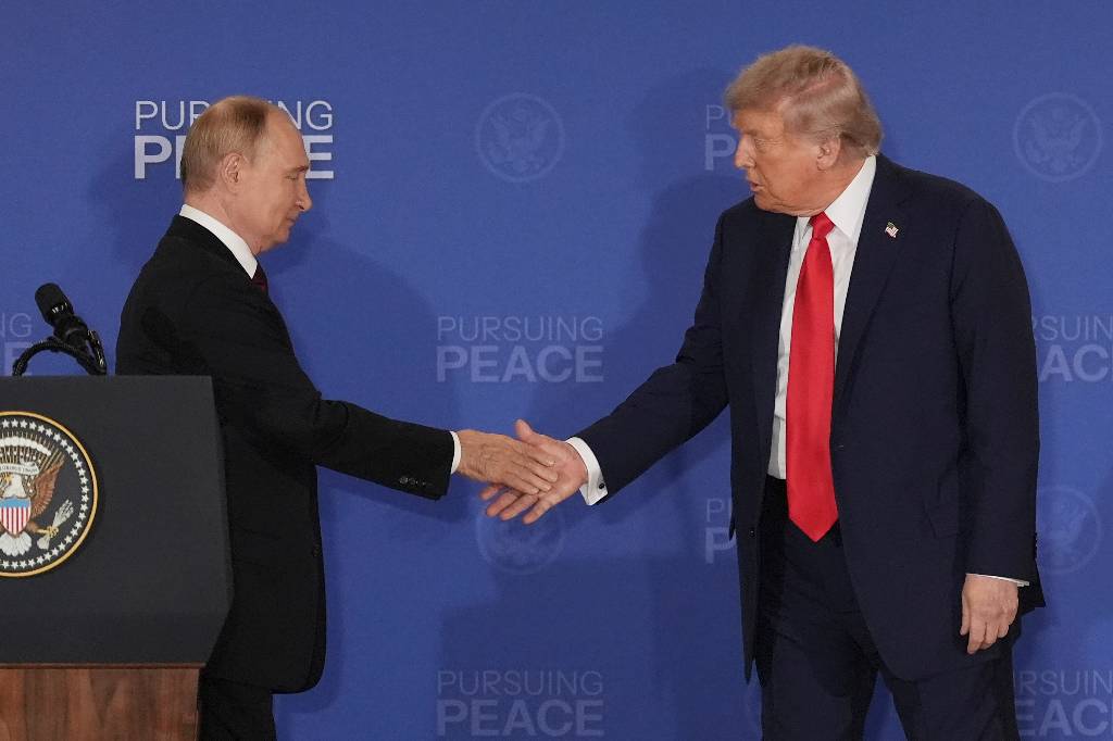Россия спасёт Америку поставками дизеля: Трамп раскрыл детали разговора с Путиным