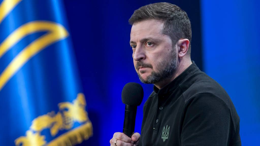 Зеленский заявил о множественных повреждениях энергосети Украины после ударов