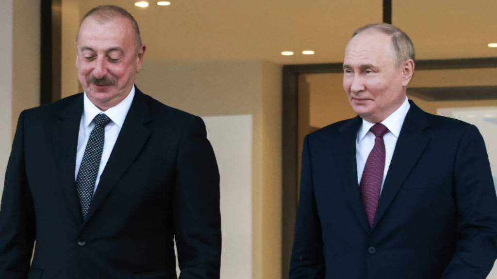 Путин и Алиев вместе покинули зал после Каспийского экологического саммита