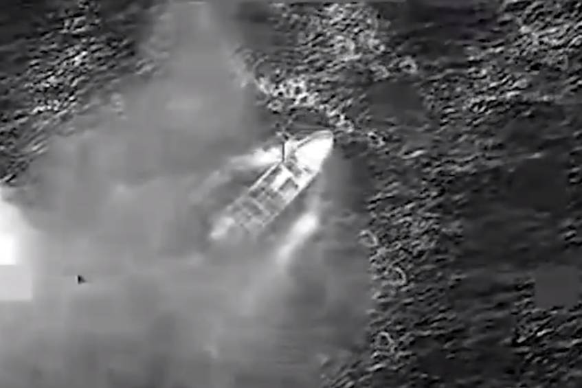 Два человека погибли при ударе США по судну с наркотиками в Тихом океане