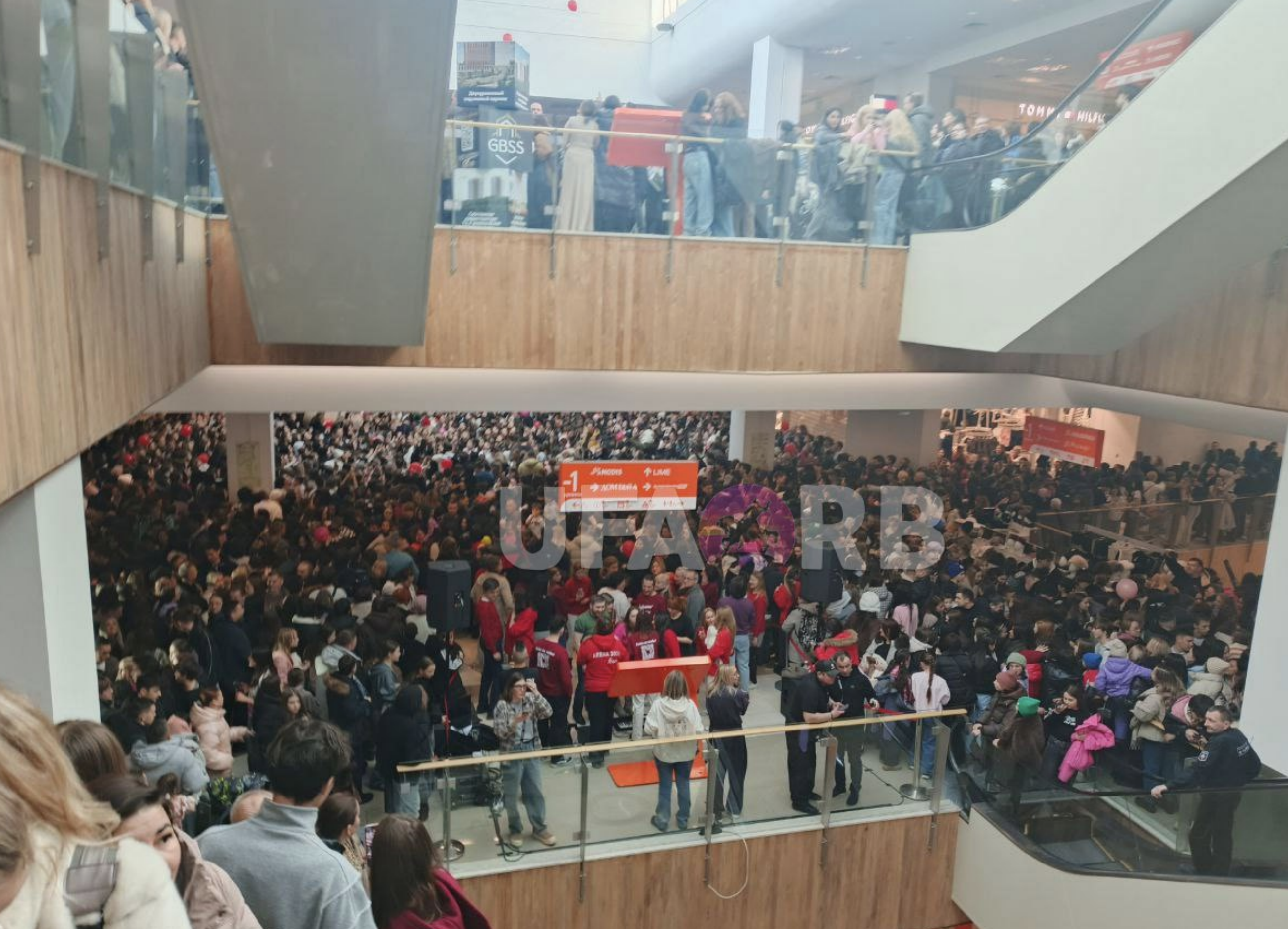 Массовая давка произошла во время раздачи подарков на День святого Валентина в Уфе