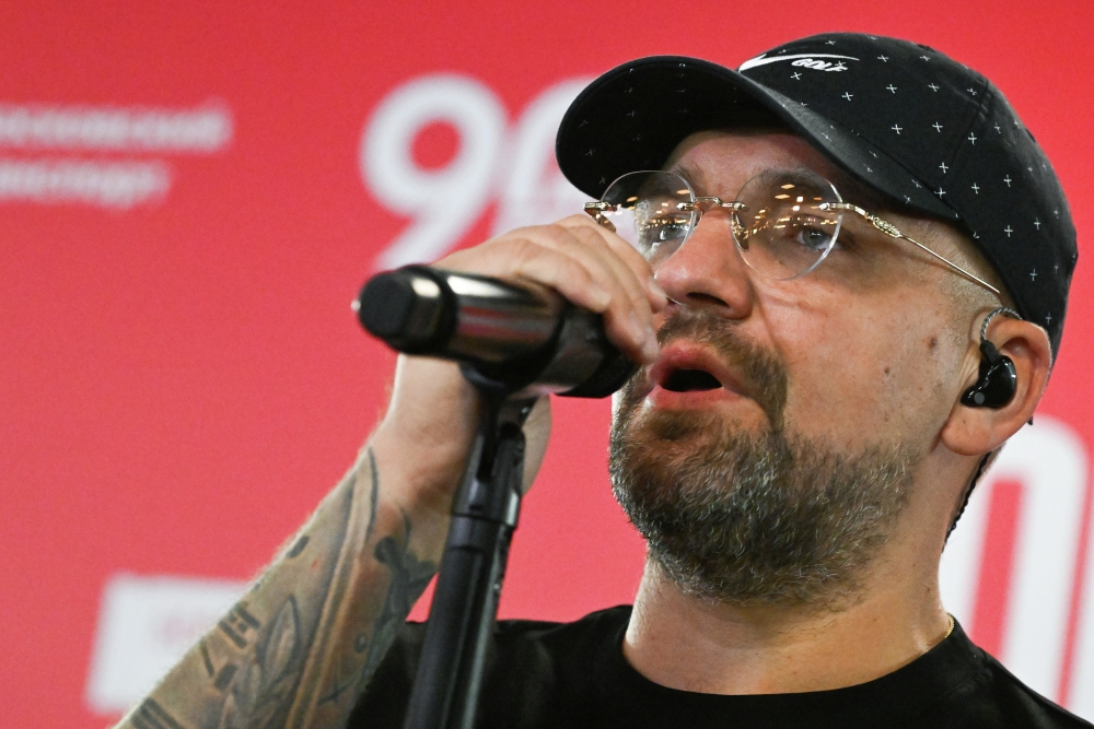 Концерт Басты в Ташкенте перенесли из-за поломки самолёта