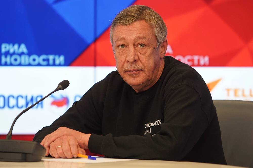 Высоцкий оценил игру Ефремова в первом спектакле после освобождения из тюрьмы