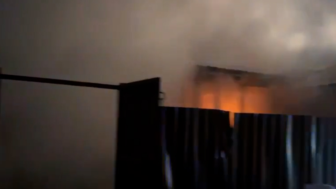 Тела двух детей обнаружили в горящем жилом доме в Калужской области