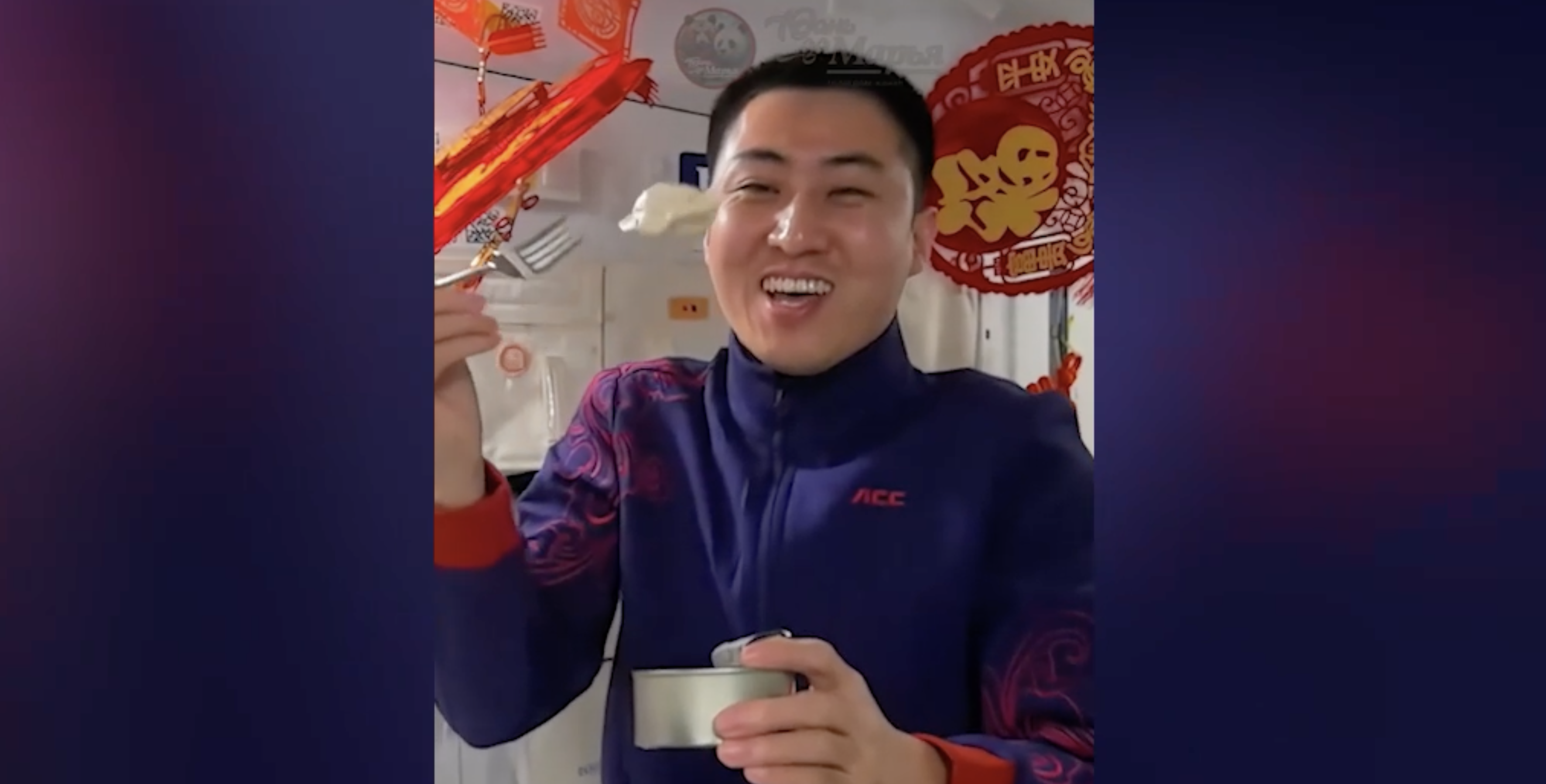 Тайконавты устроили пир в честь китайского Нового года: пельмени и мороженое летали по станции