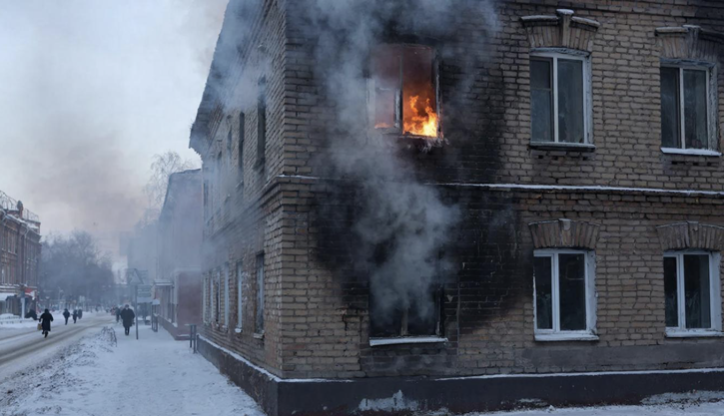 Взрыв прогремел в здании военной комендатуры в Ленобласти, под завалами находятся люди