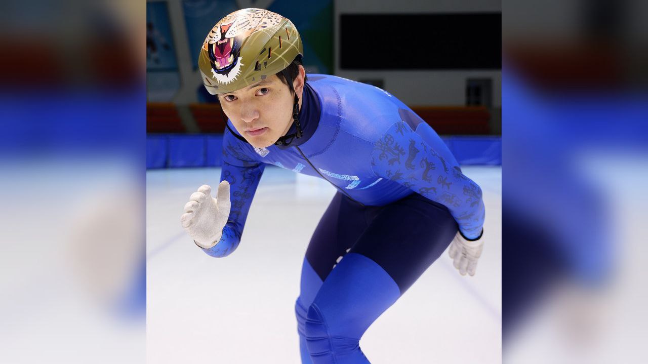 Казахстанец эпично вырвал победу в олимпийском забеге после падения соперников