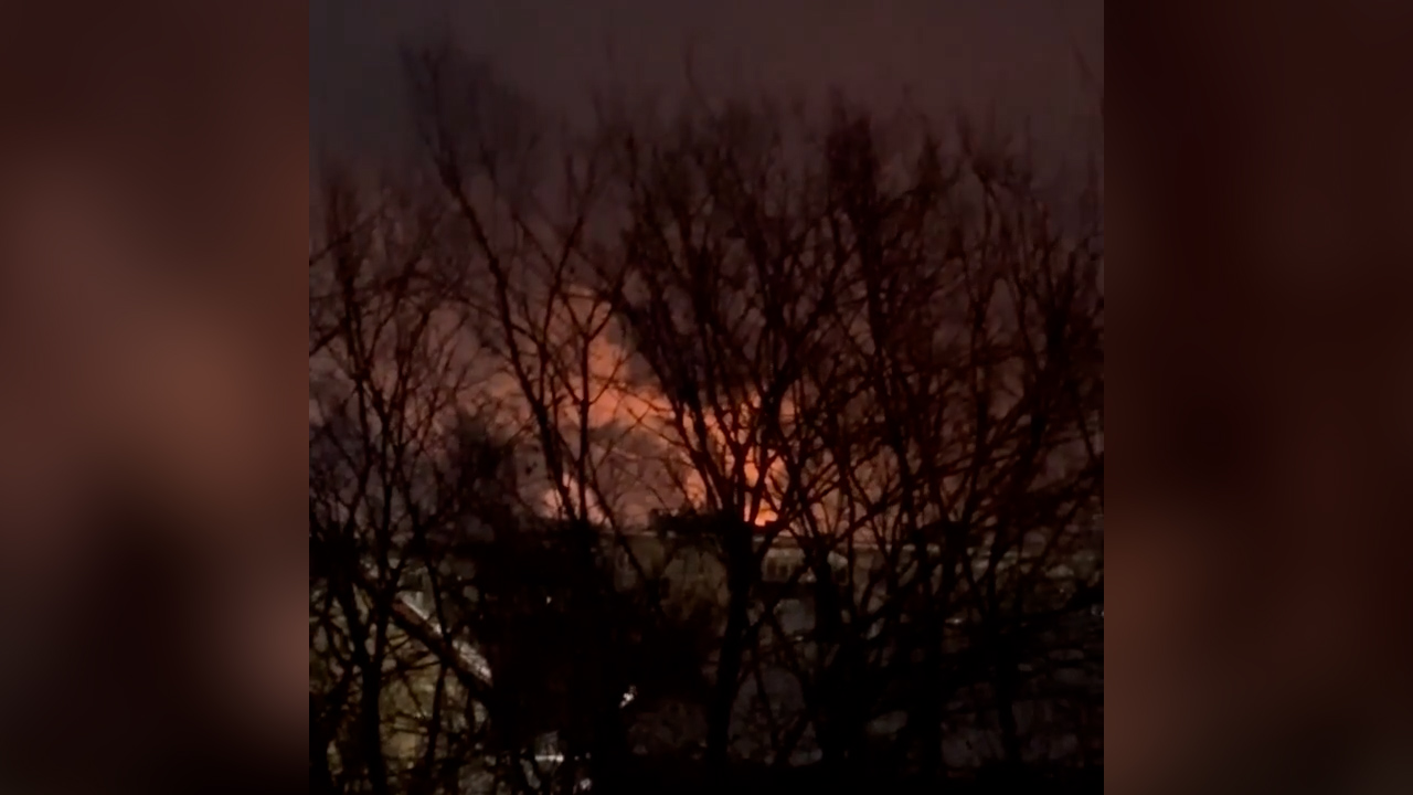 На Великолукской нефтебазе в Псковской области вспыхнул пожар из-за атаки БПЛА