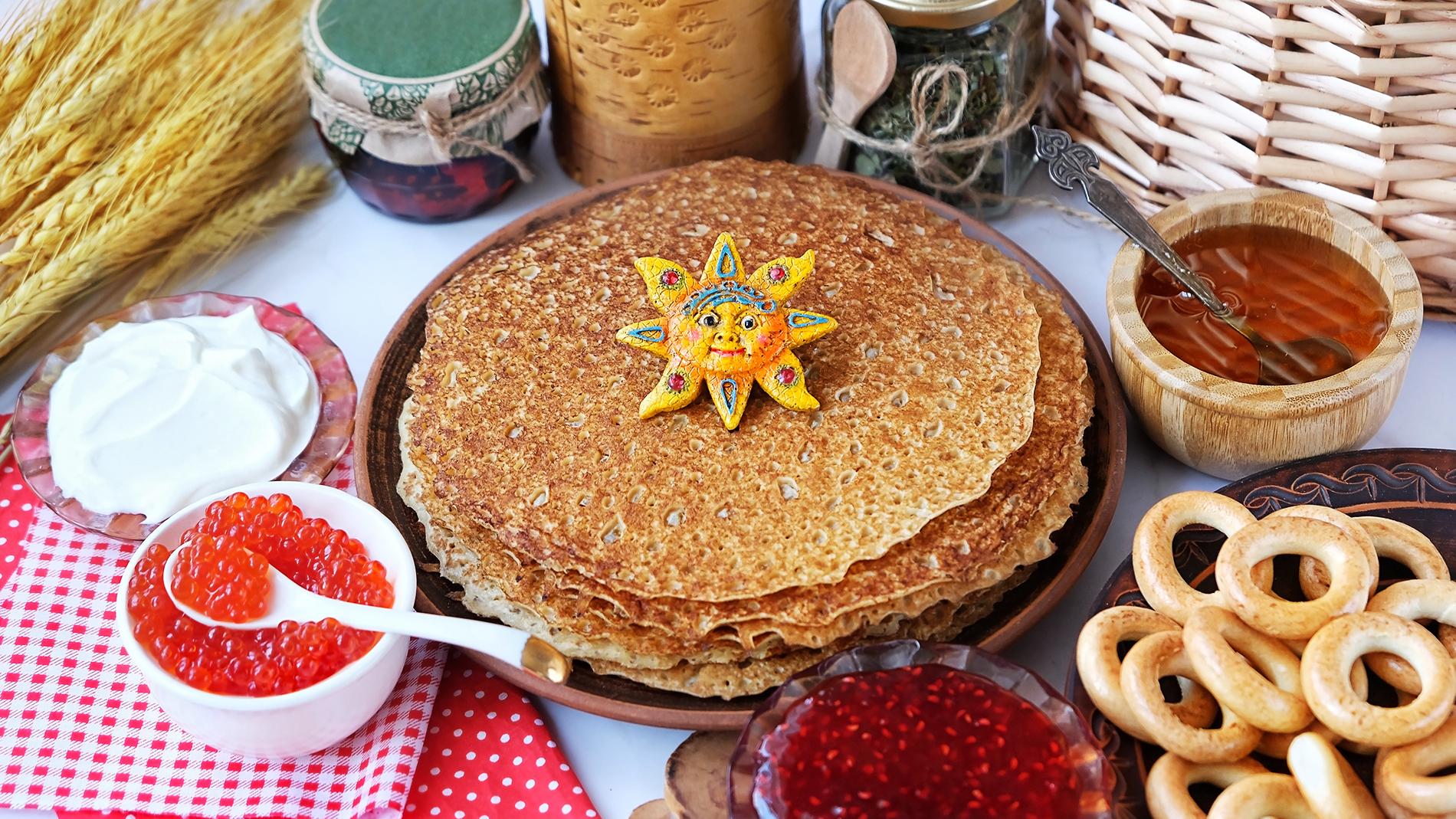Доставайте сметану! Топ-5 блинов на Масленицу-2026: тонкие с дырочками, пышные на кефире и прочные на кипятке