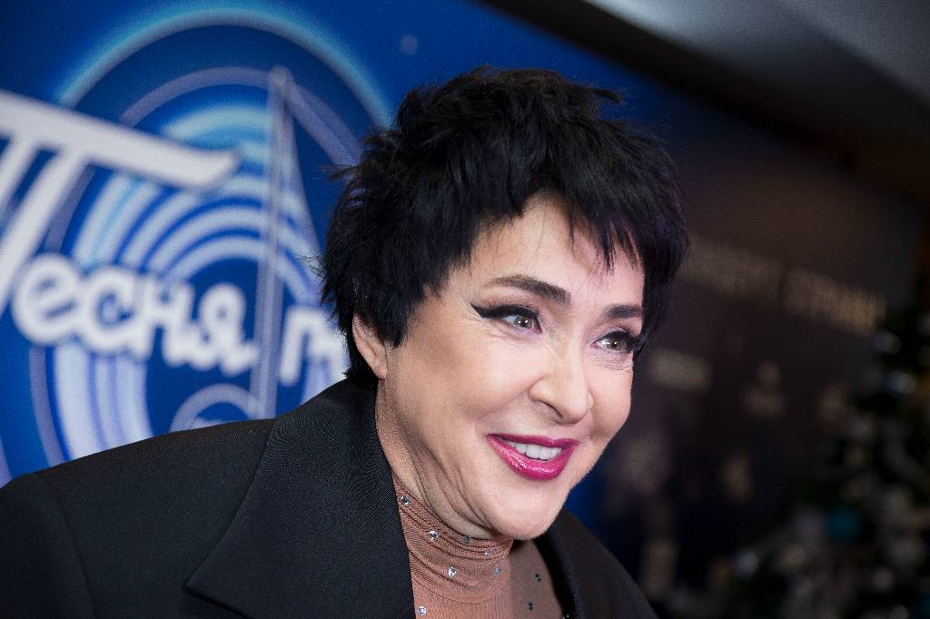 Лолите в отпуске пришлось вызывать скорую из-за курения