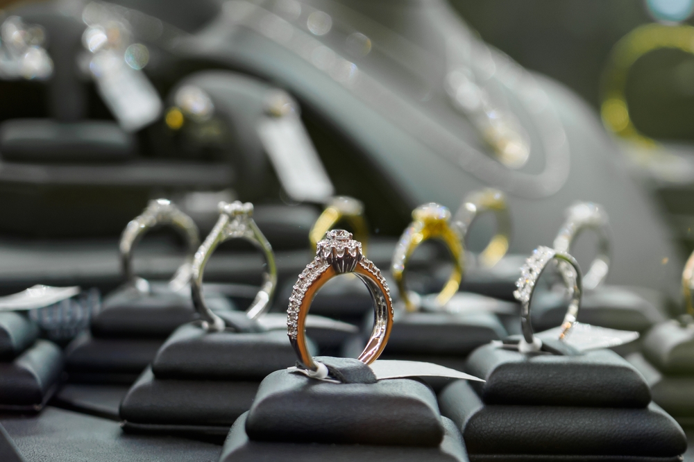 США после паузы в четыре года начали поставлять в Россию драгоценности