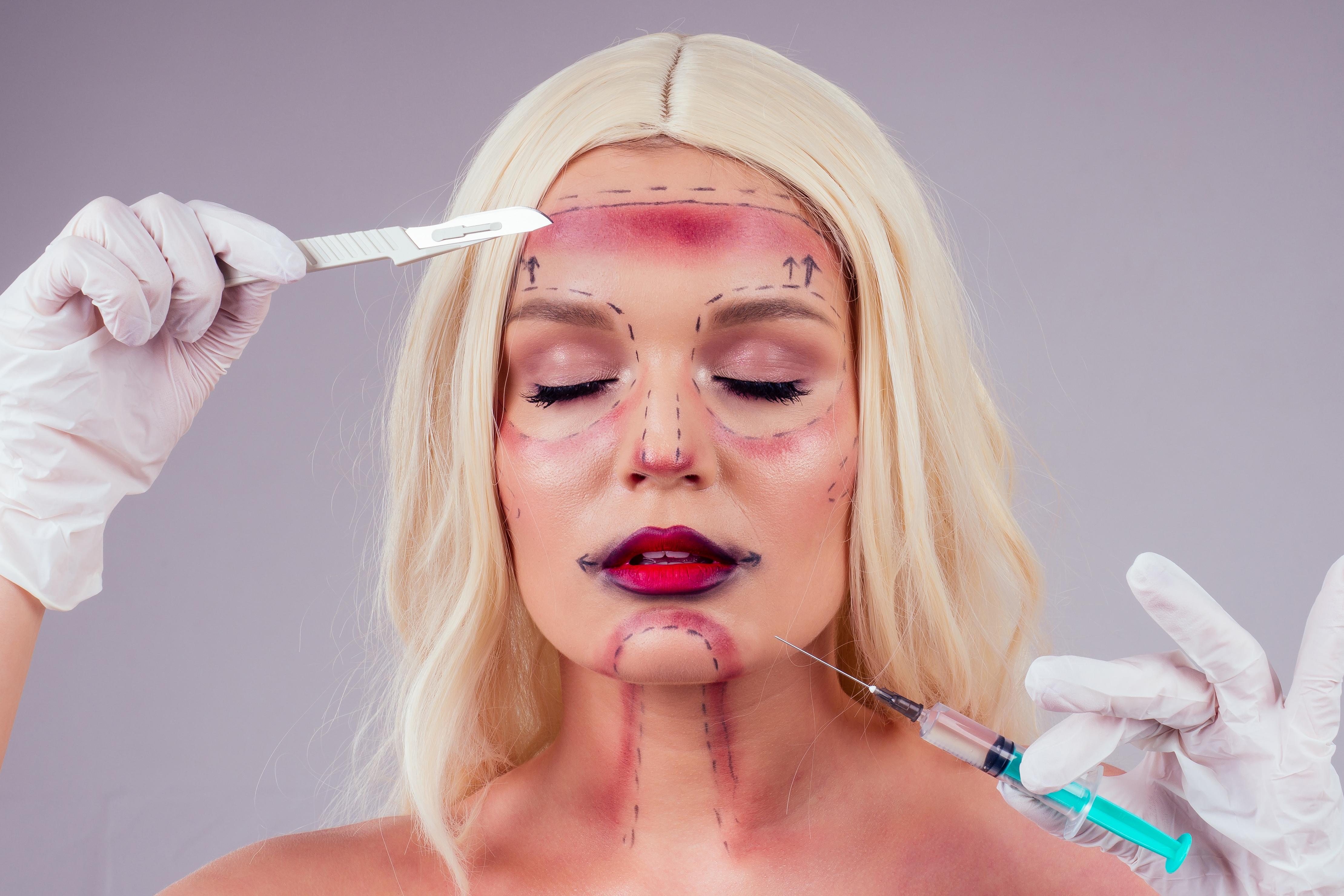 Косметолог расскрыла, чем молодые россиянки сами губят лицо сильнее времени