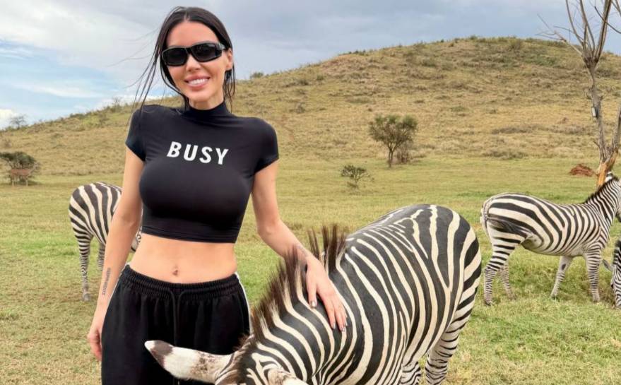 Самойлову раскритиковали за поездку в Африку в подарок сыну и заподозрили в использовании ИИ