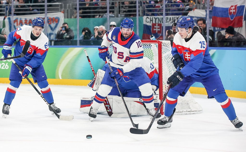 Сборная США разгромила Словакию и сыграет с Канадой в финале Олимпиады