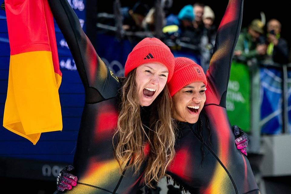 Германские бобслеистки Нольте и Леви выиграли Олимпиаду в соревнованиях двоек

