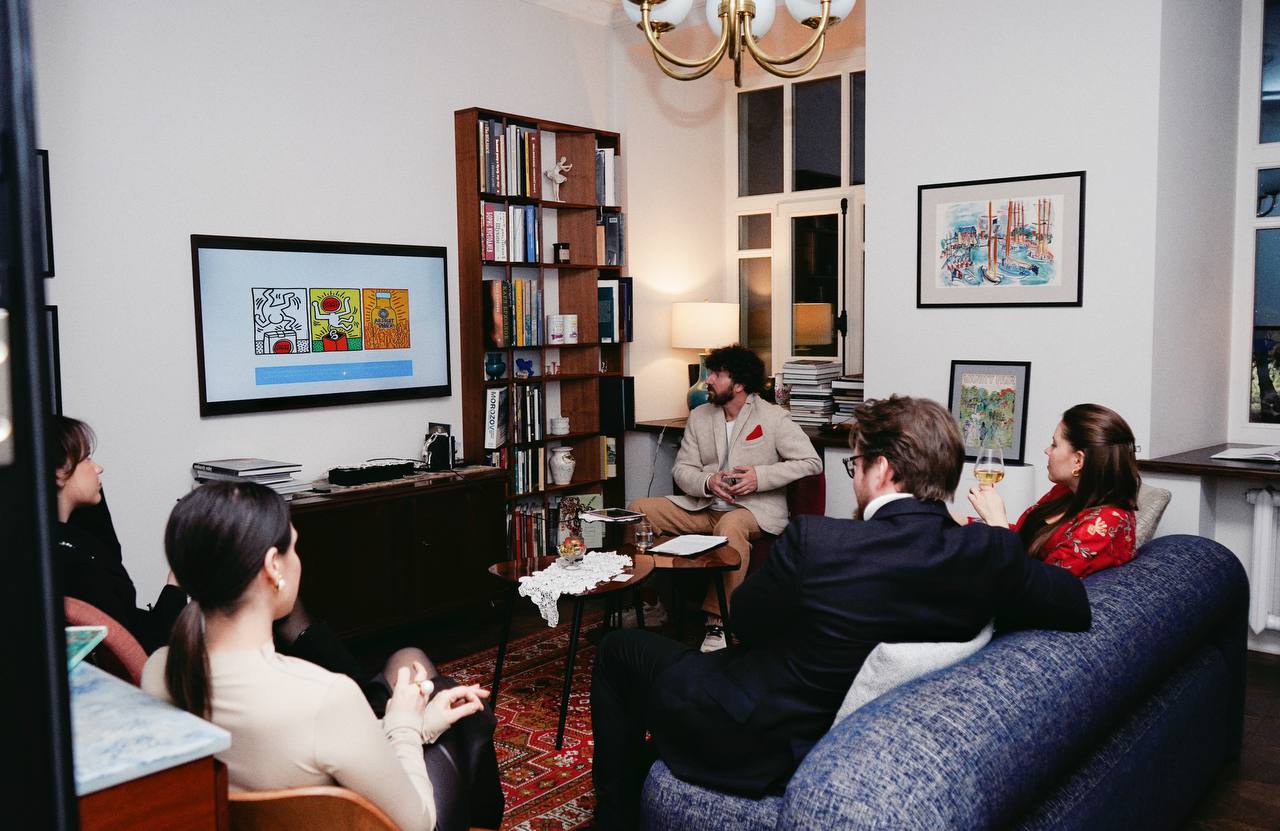 Сотрудники московского элитного клуба Artist&eacute; заявили о долгах по зарплате