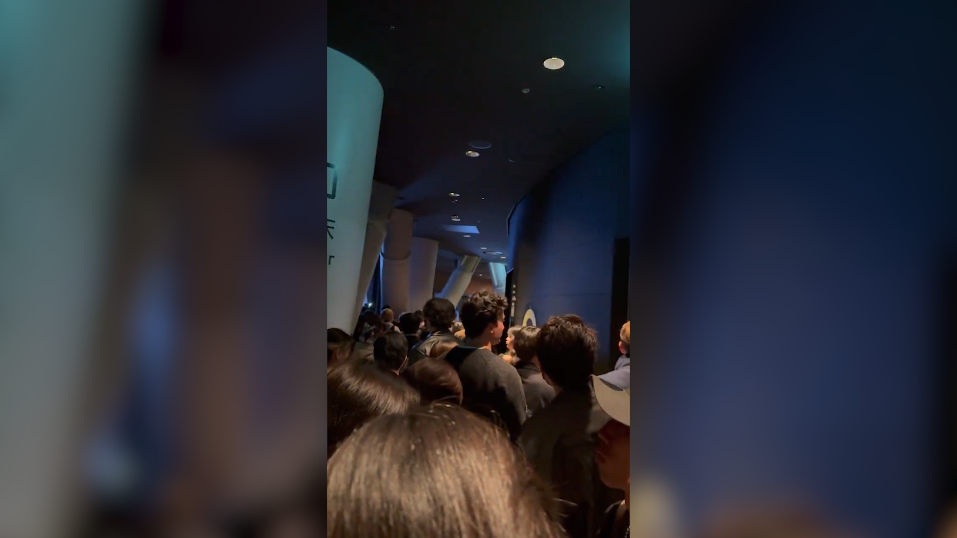 Лифт с 20 людьми встал на 6 часов &mdash; на башне Tokyo Skytree застряли 1200 человек