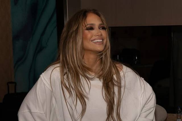 Дженнифер Лопес отпраздновала 18-летие двойняшек, опубликовав трогательным видео