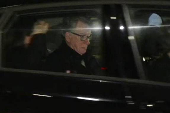 Бывший посол Великобритании Мандельсон освобождён из-под стражи под залог