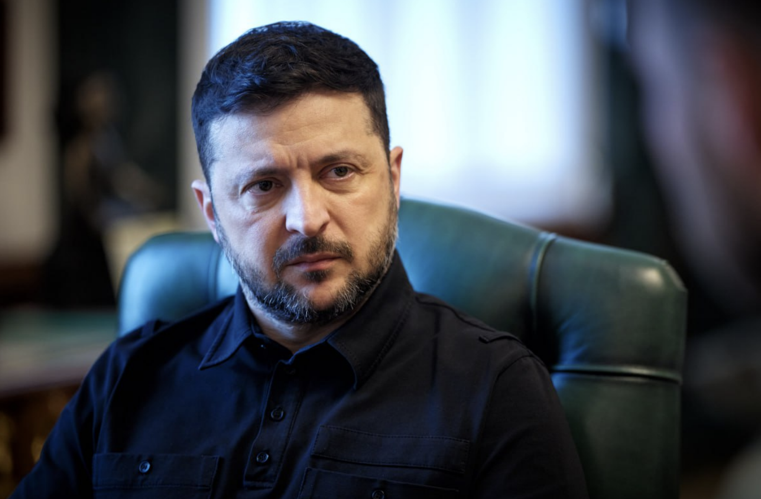 В Японии сравнили Зеленского с нищим, вызывающим жалость