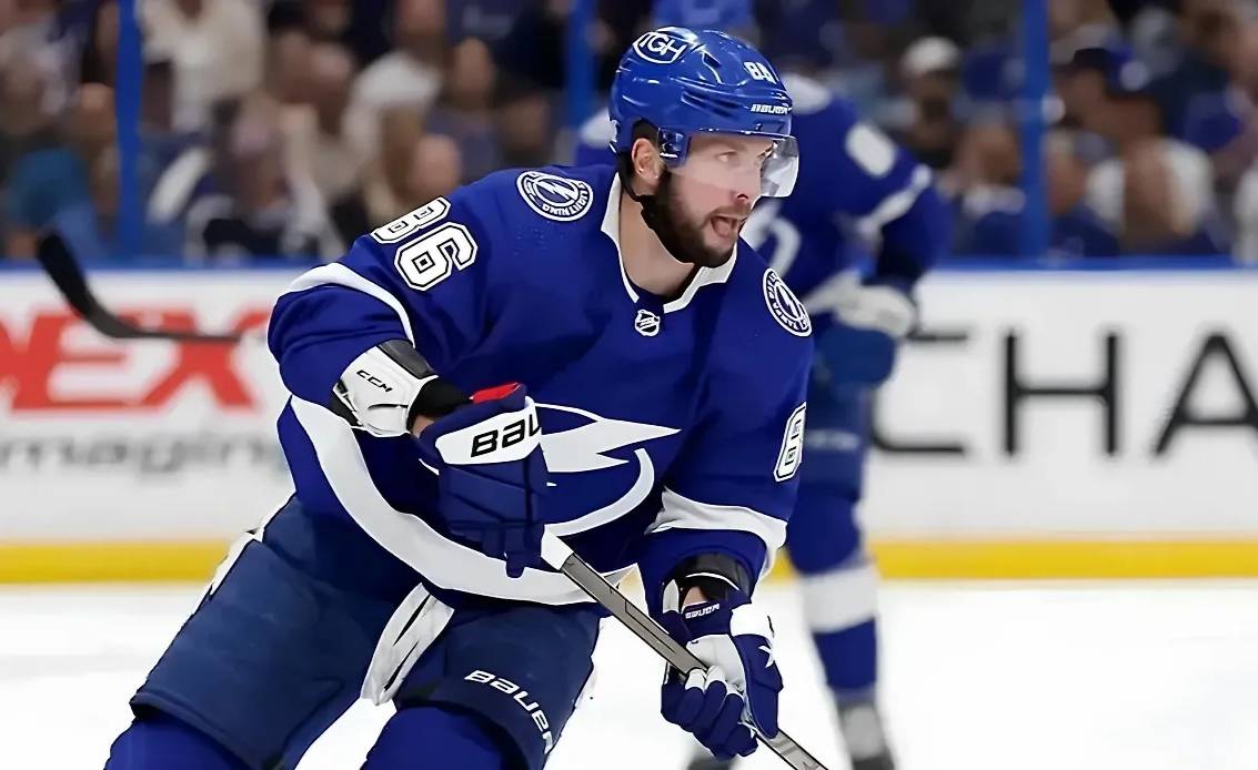 Кучеров стал третьим россиянином с 700 голевыми передачами в НХЛ