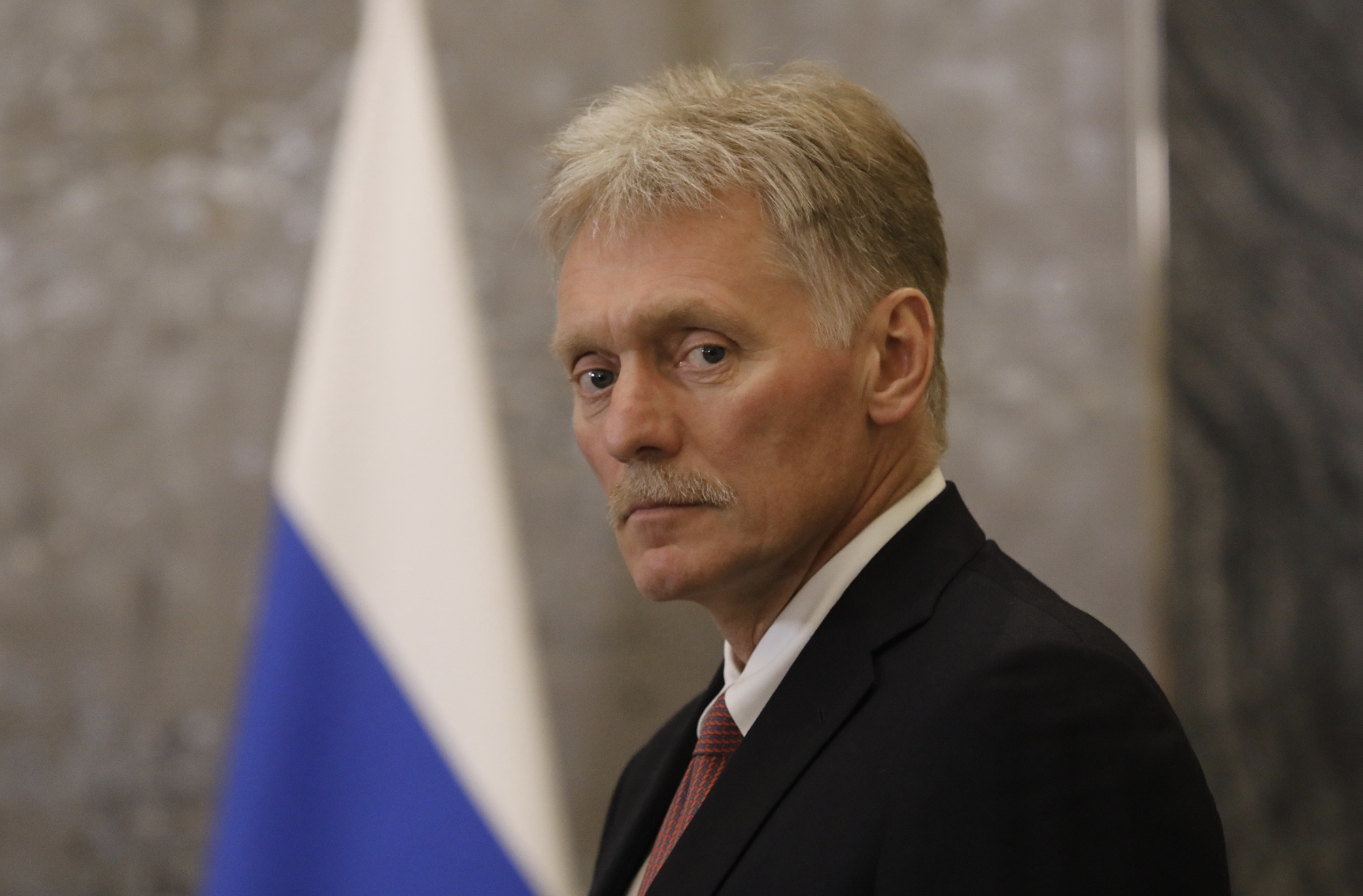  Песков призвал все стороны сохранять сдержанность в ситуации вокруг Кубы