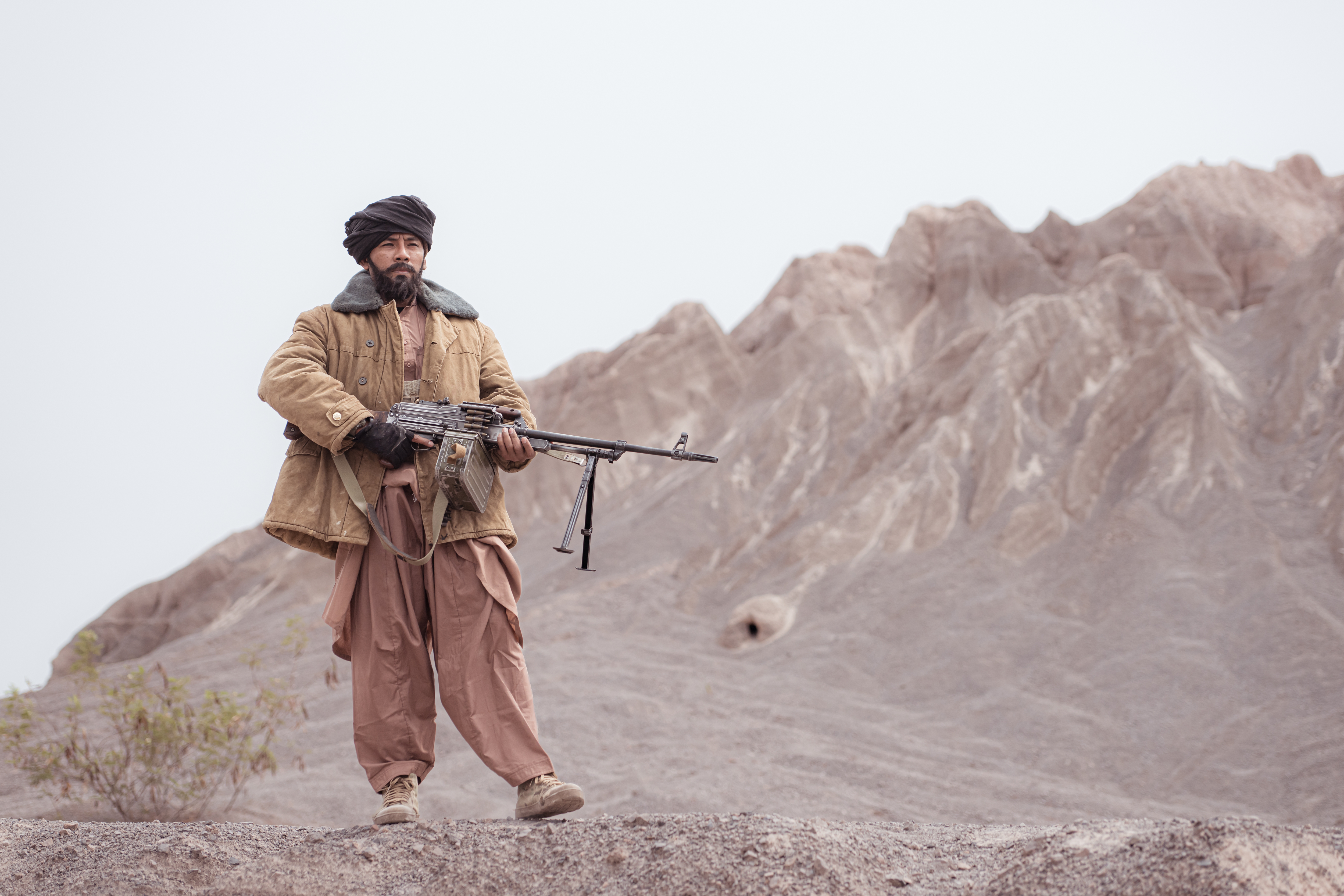 Афганские силы нанесли новые удары по позициям Пакистана на границе