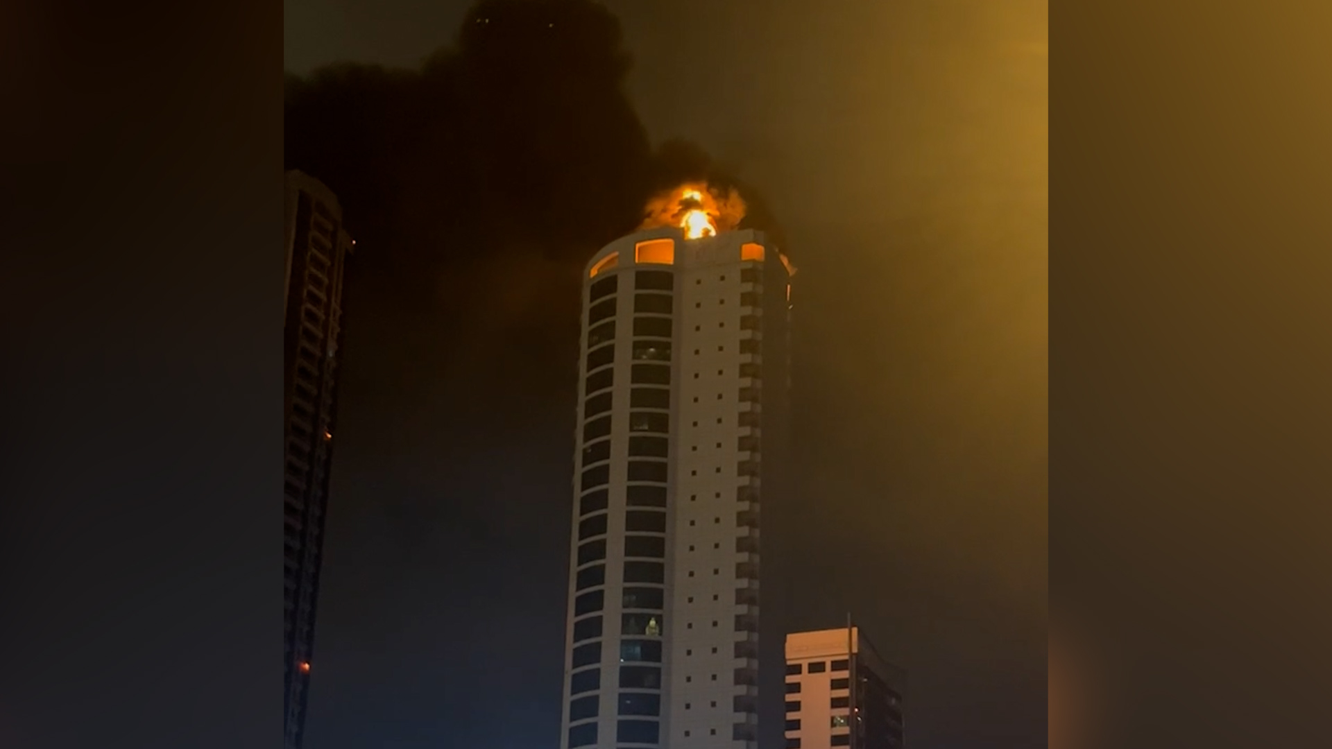 &laquo;Ужинали и тут взрыв&raquo;: Российская семья чудом спаслась из небоскрёба в Бахрейне после атаки дрона