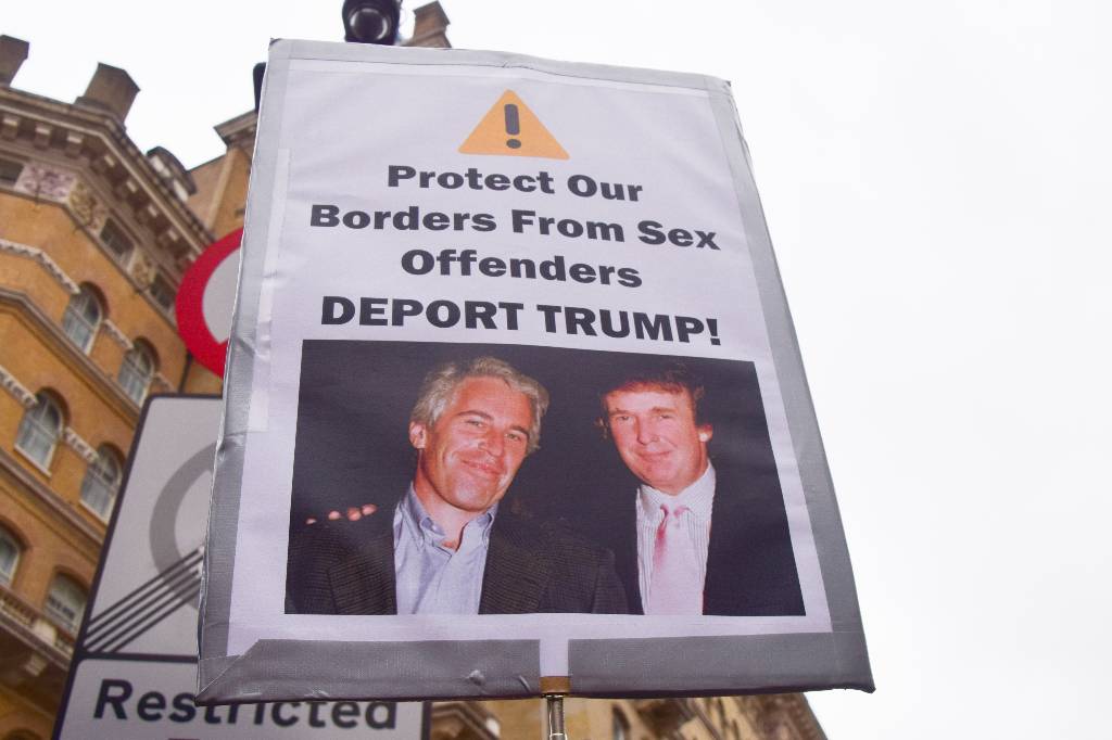 Трамп заявил, что никогда не был на &laquo;прокажённом&raquo; острове Эпштейна