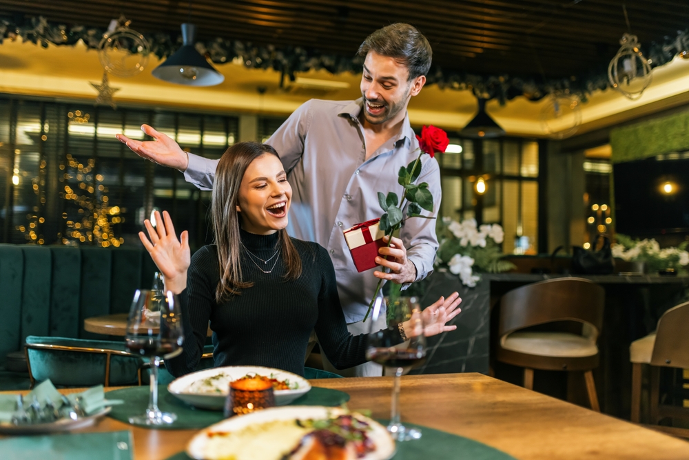 Арендовать парня или девушку на День святого Валентина предлагают в Москве