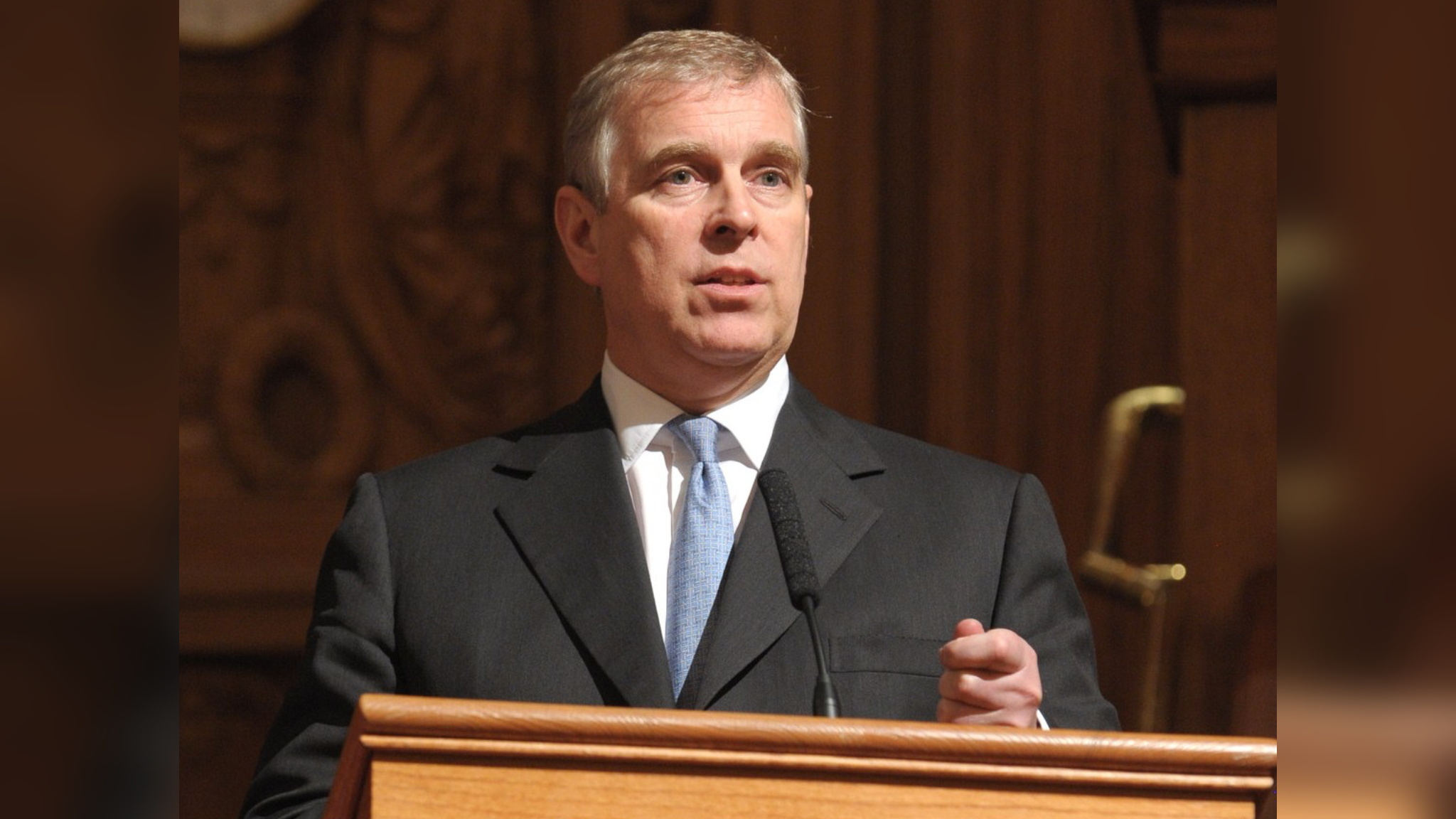 Захарова заявила, что Лондон &laquo;замотает&raquo; скандал вокруг связей экс-принца Эндрю с Эпштейном