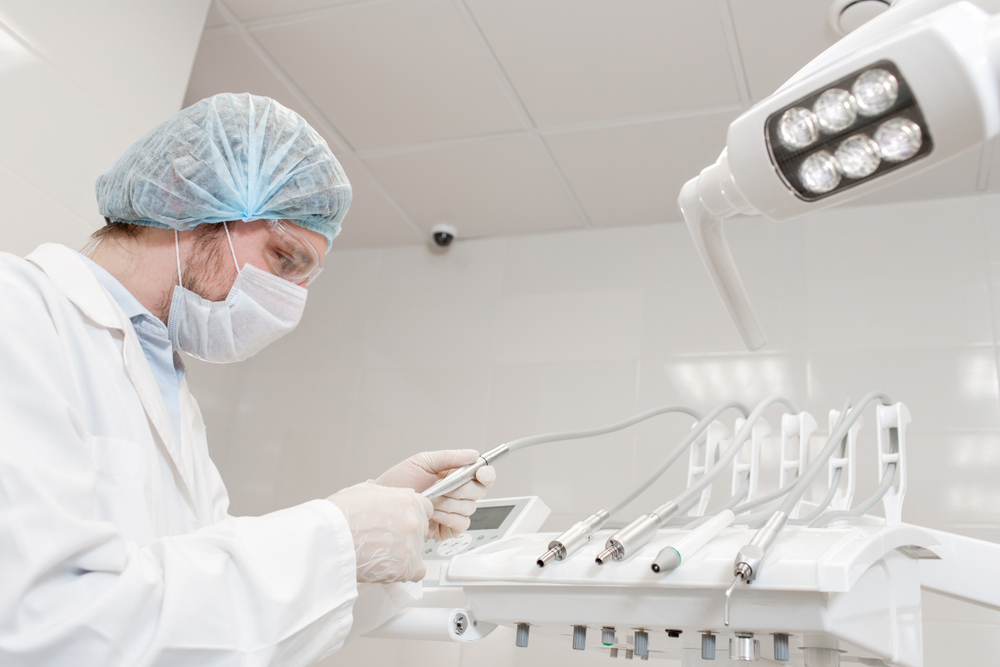 Около половины стоматологий в РФ ведут деятельность с нарушениями или нелегально