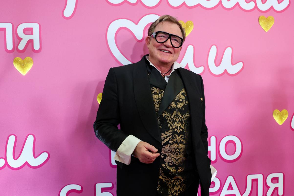 Дмитрий Дибров предстал перед публикой на премьере фильма в новом образе