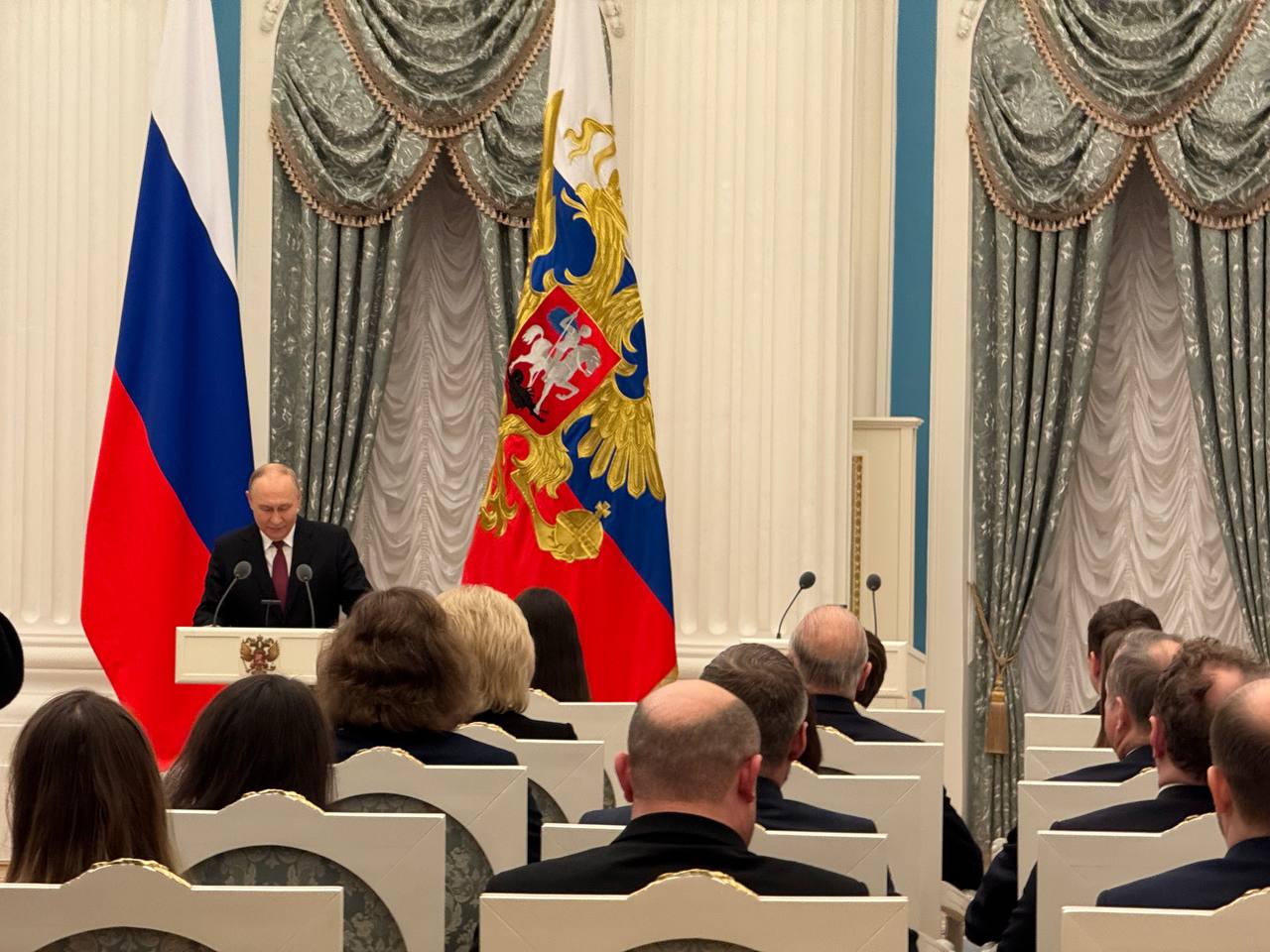 Путин вручает премии в области науки и инноваций молодым учёным за 2025 год