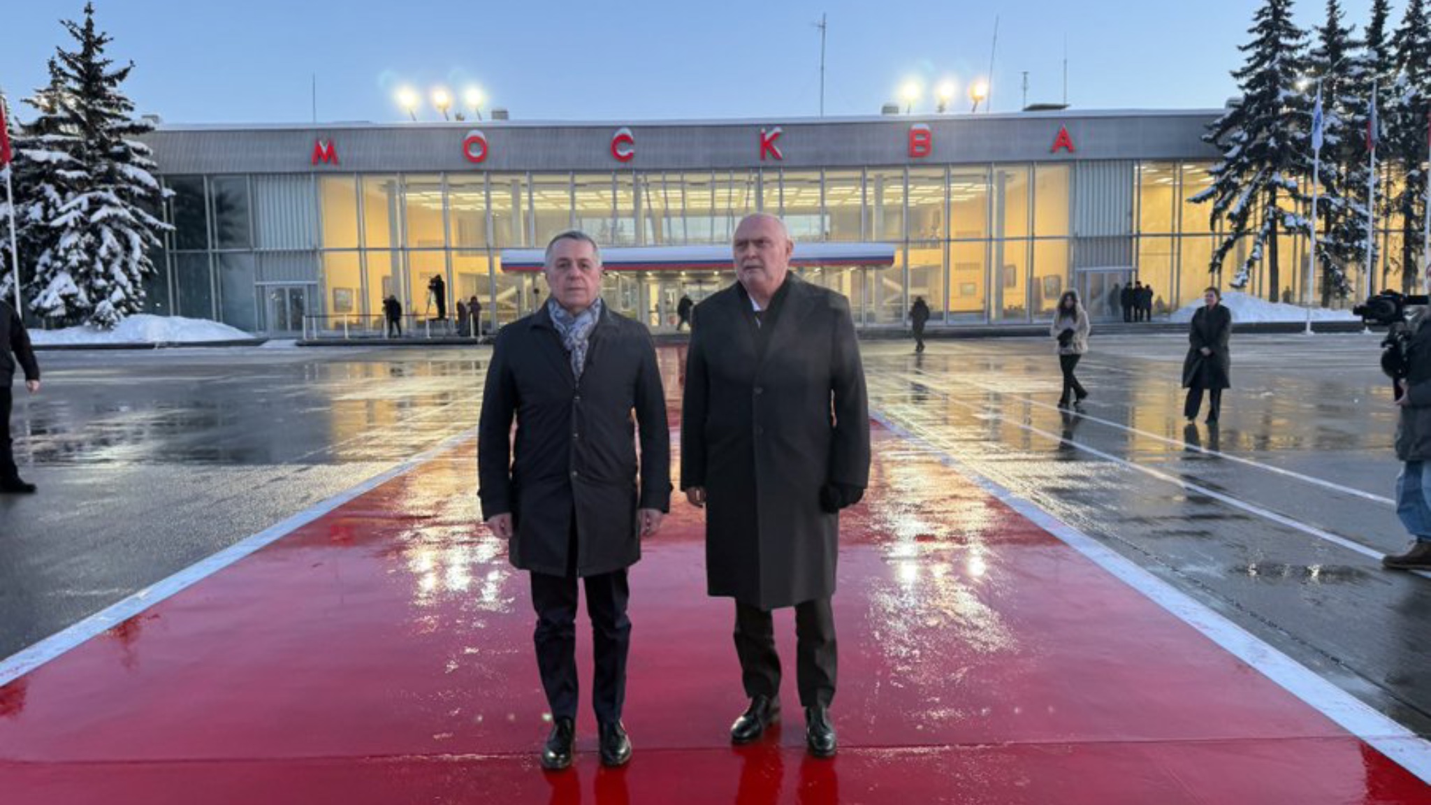 Генсек ОБСЕ и глава МИД Швейцарии возложили цветы к Могиле Неизвестного Солдата