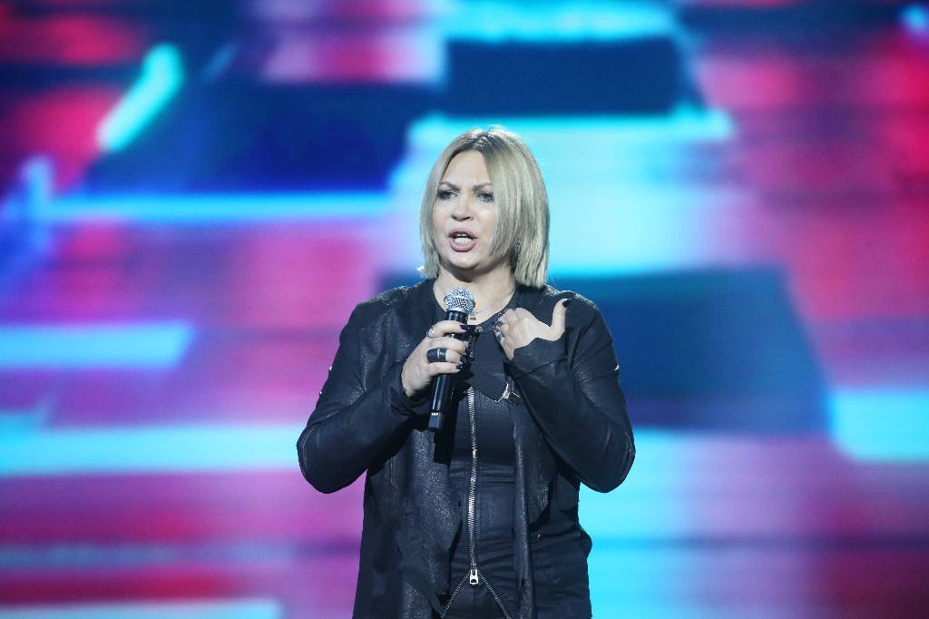 Малахов пустил слезу, увидев певицу Аю из группы &laquo;Город 312&raquo;