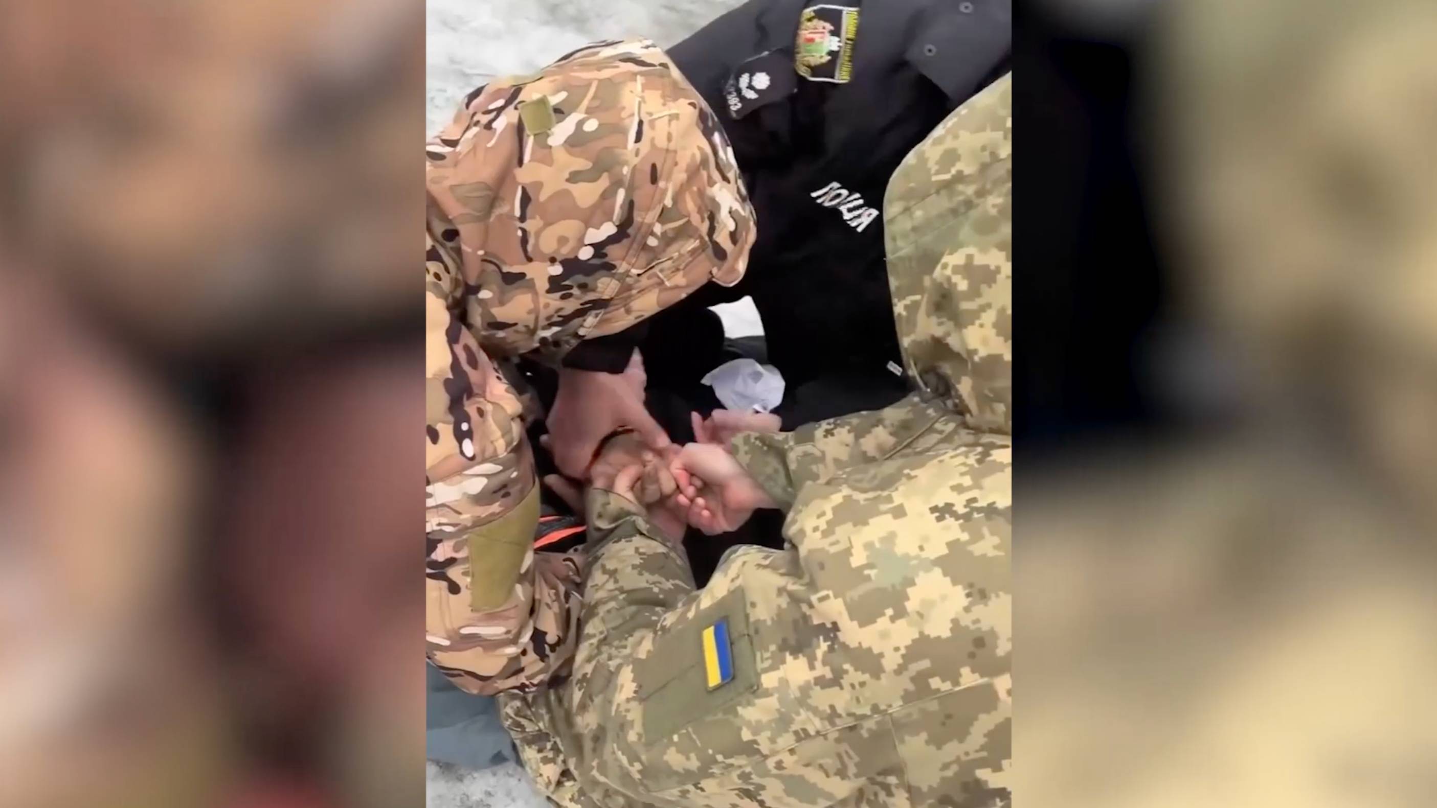 В Черновцах сотрудники ТЦК выстрелили в мужчину и положили его лицом в землю