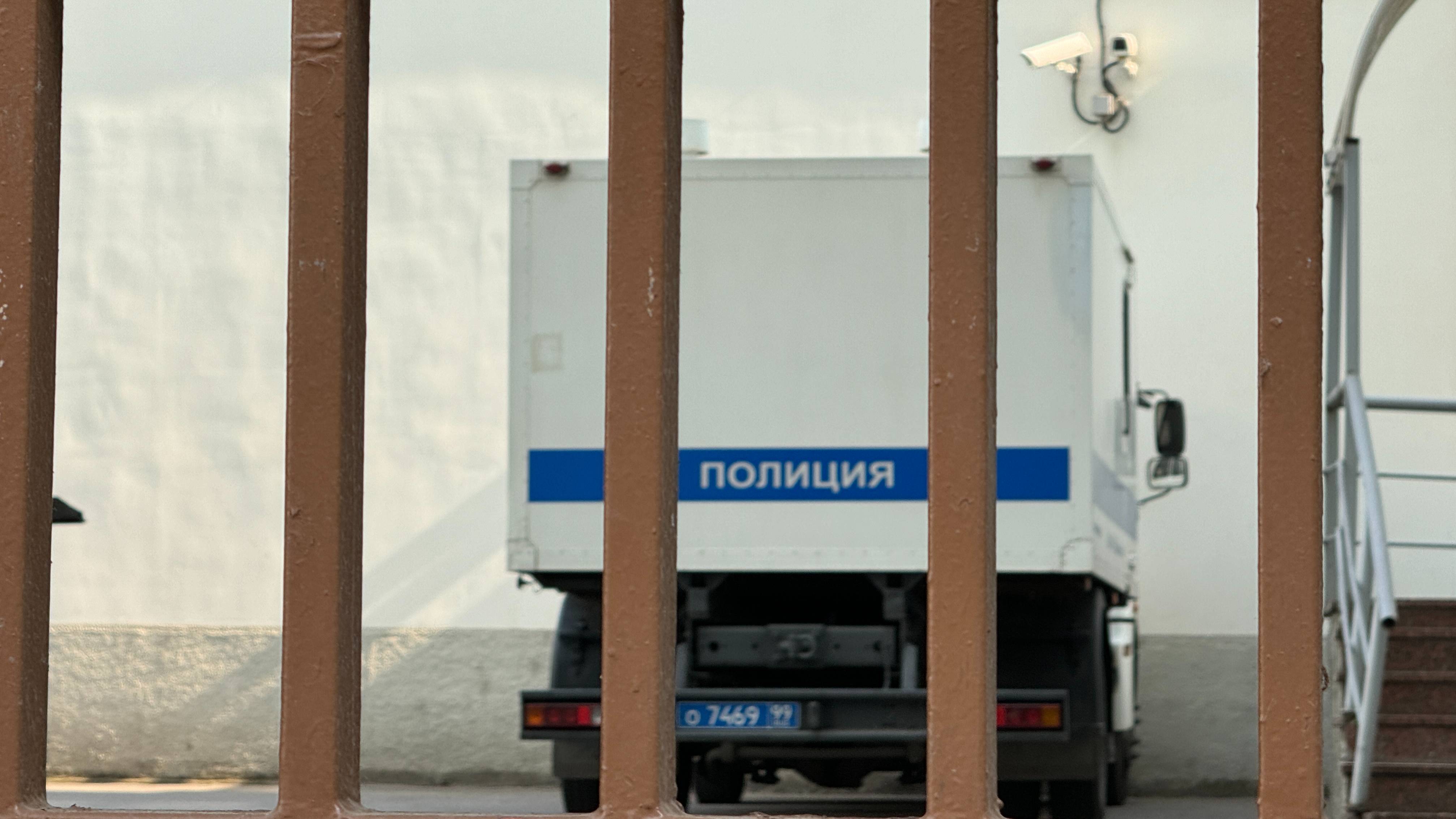 Напавший на общежитие в Уфе нарисовал на стене свастику кровью жертвы