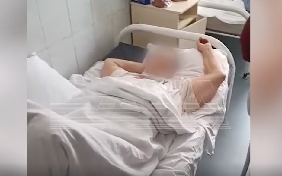 Бабушка в Краснодаре из-за цыган оказалась на больничной койке без дома и денег