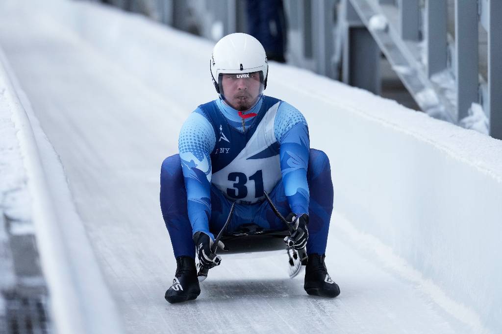 Российский саночник Репилов занимает 16-е место после двух попыток на Олимпиаде