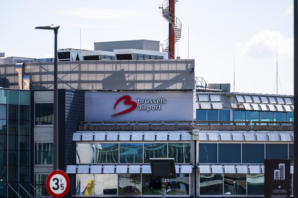 Сбой сканеров в аэропорту Брюсселя вызвал многочасовые очереди