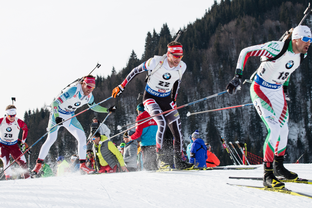 Сборная Франции по биатлону выиграла эстафету, опередив итальянцев с огромным отрывом