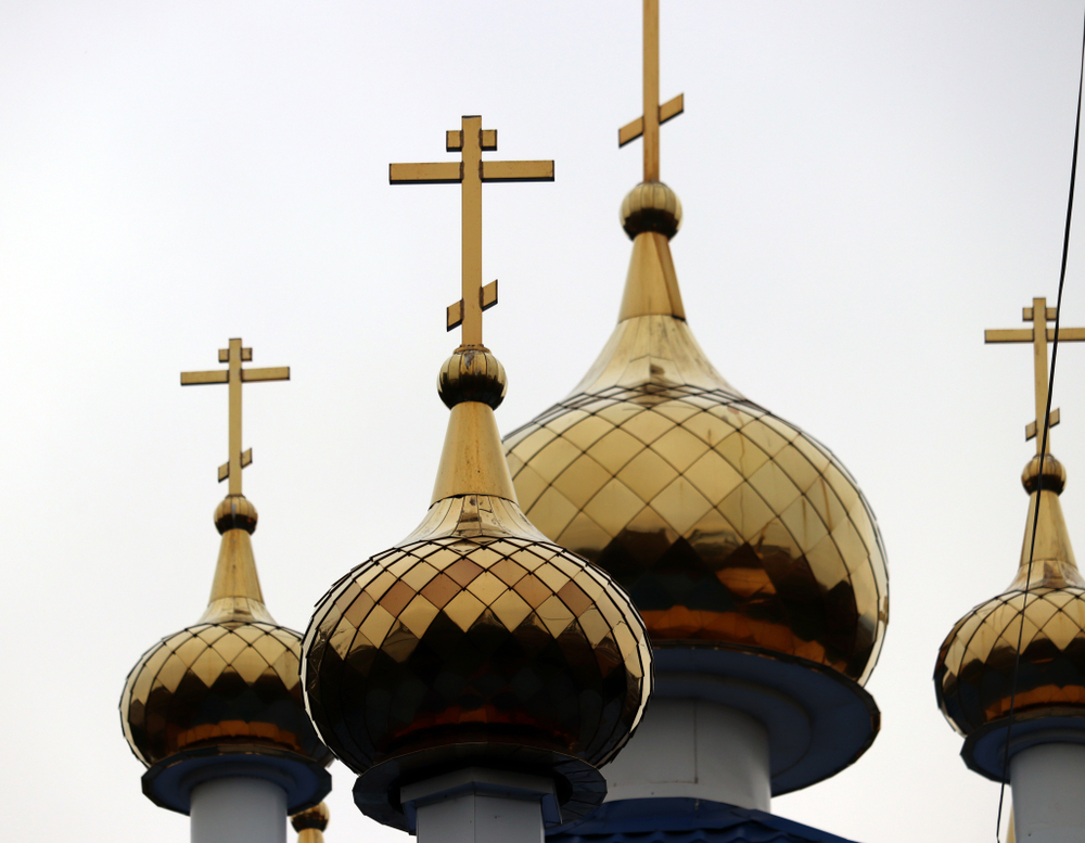 В Симферополе мужчина ради прикола кинул самодельную петарду на территорию храма