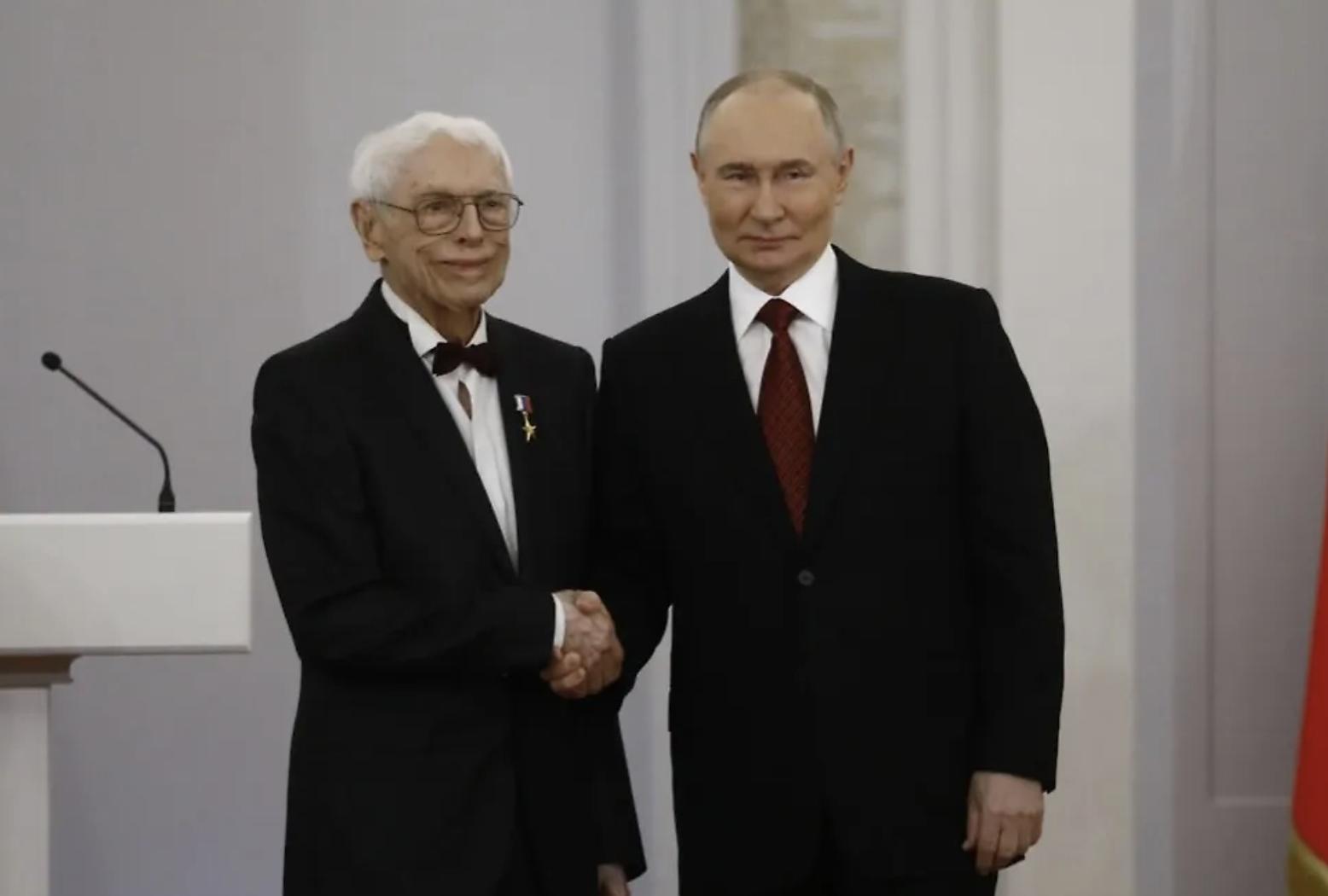 Путин поздравил со 100-летием композитора Зацепина и поблагодарил за талант