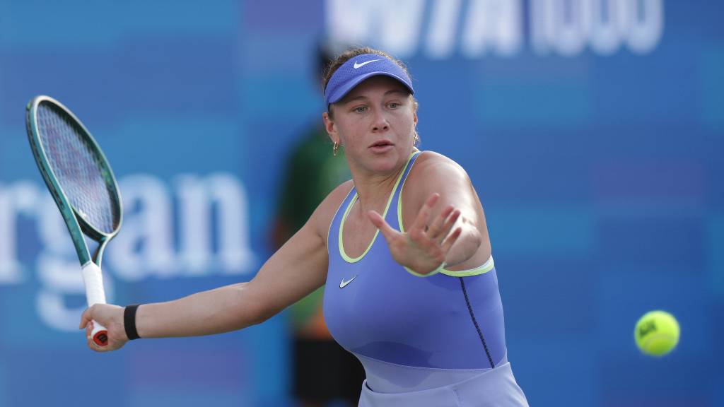 Мирра Андреева обматерила весь корт после вылета с WTA, но потом извинилась